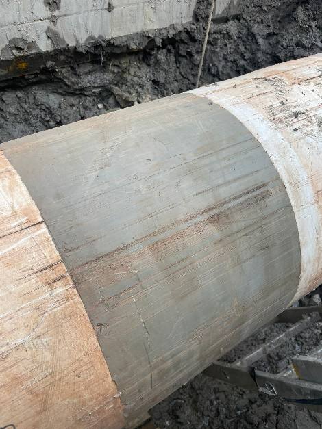 Uszkodzenie powierzchni powłoki PU po przekroczeniu bezwykopowym
